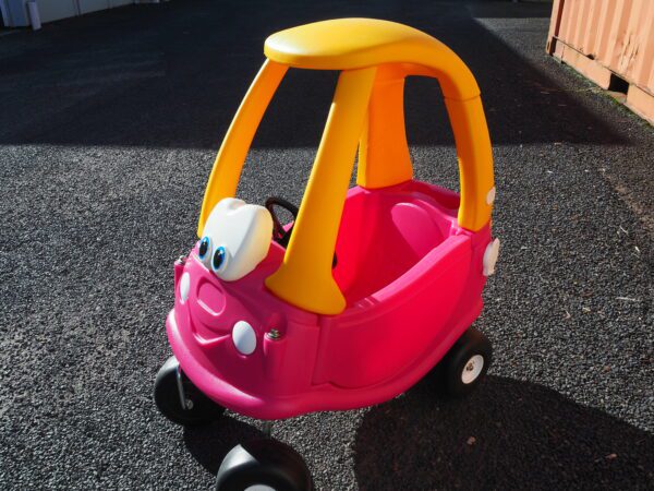 coup cars kicks n giggles party hire equipment waiuku kicks and giggles bouncy castles auckland